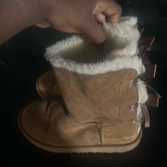 UGG kids mini bailey bow winter boots - Picture 3 of 6